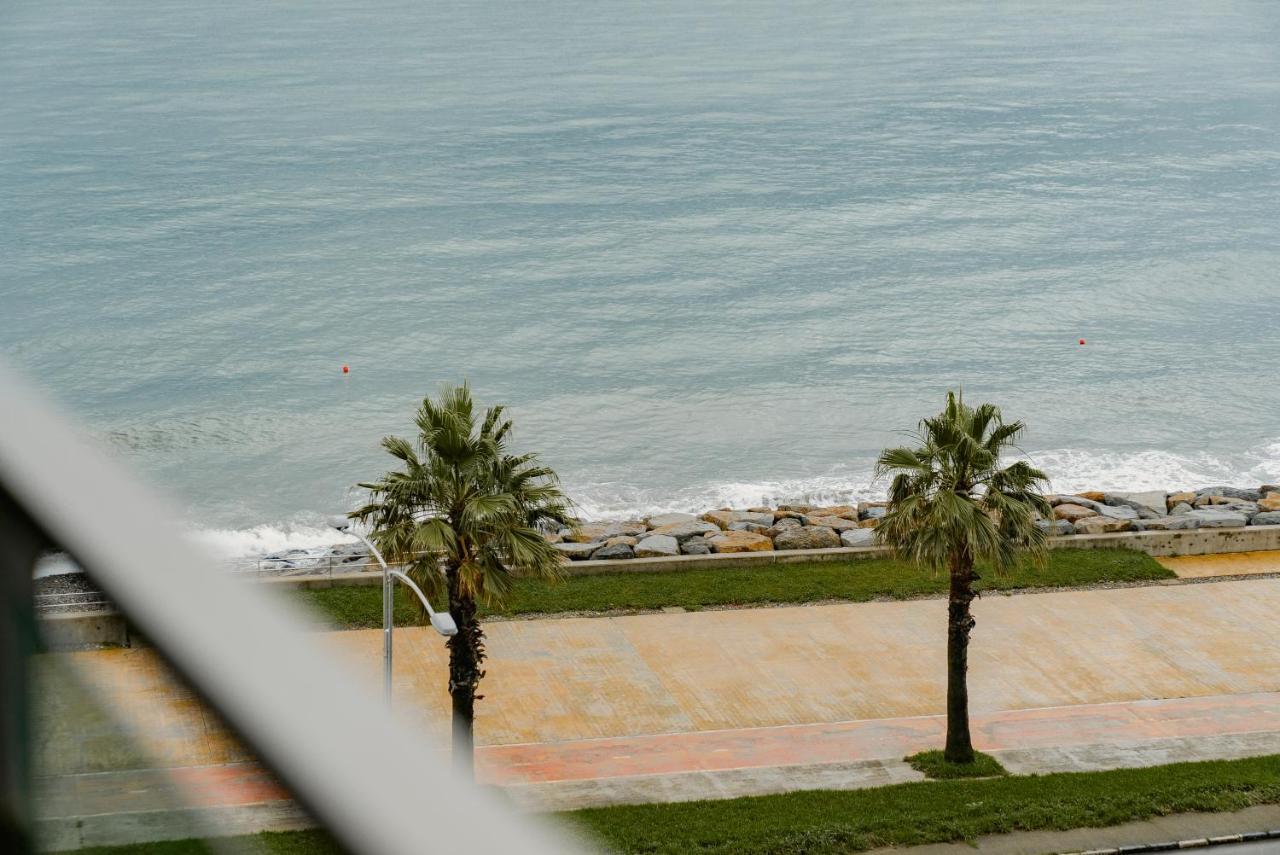 G-Point New Beach Batum Dış mekan fotoğraf