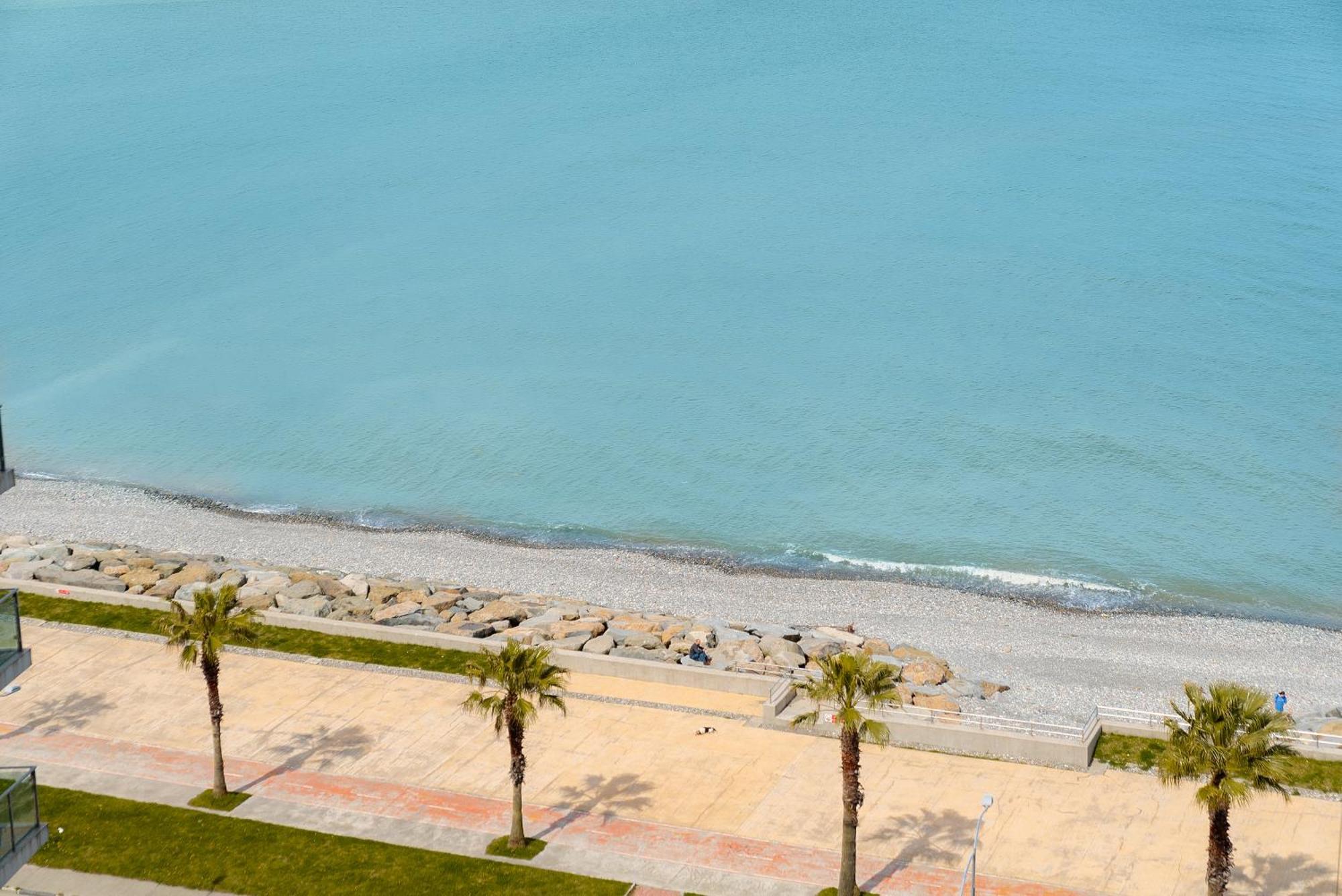 G-Point New Beach Batum Dış mekan fotoğraf